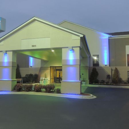 Holiday Inn Express Trussville, An Ihg Hotel Exterior photo