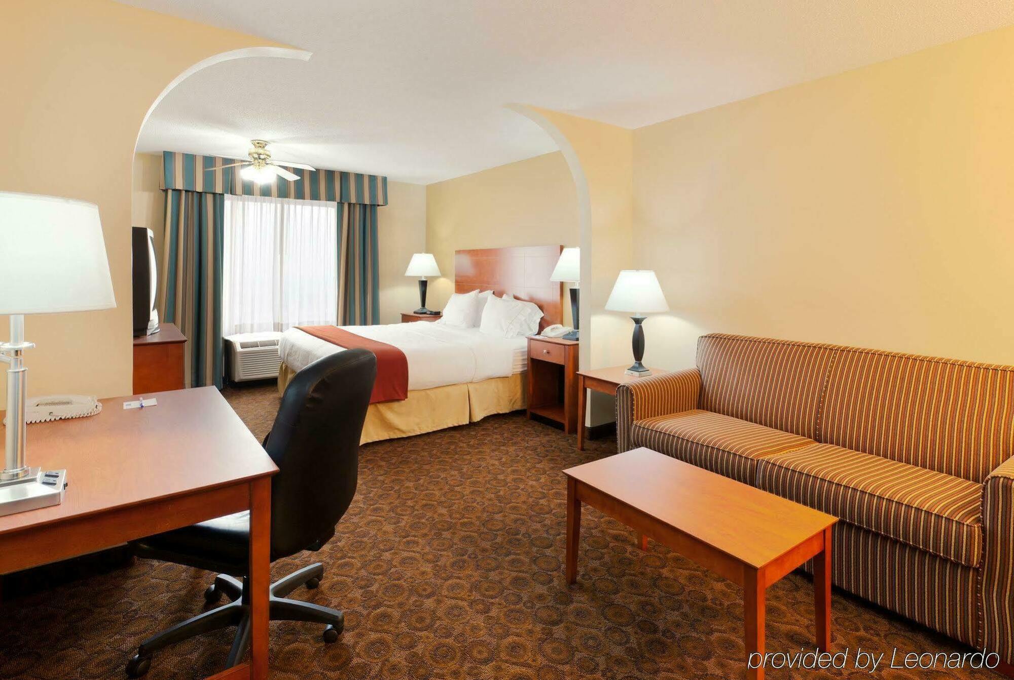 Holiday Inn Express Trussville, An Ihg Hotel Room photo